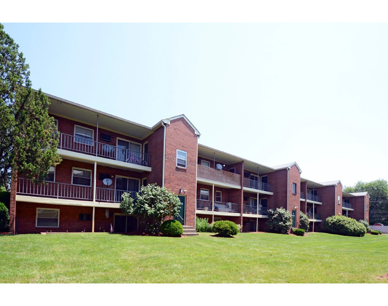 Apartment Pictures and Photo Gallery Colonial Point