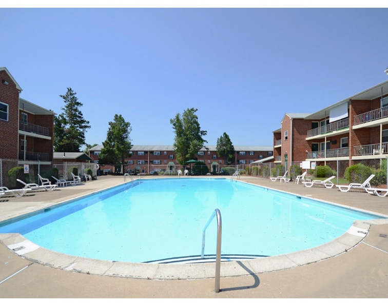 Apartment Pictures and Photo Gallery Colonial Point