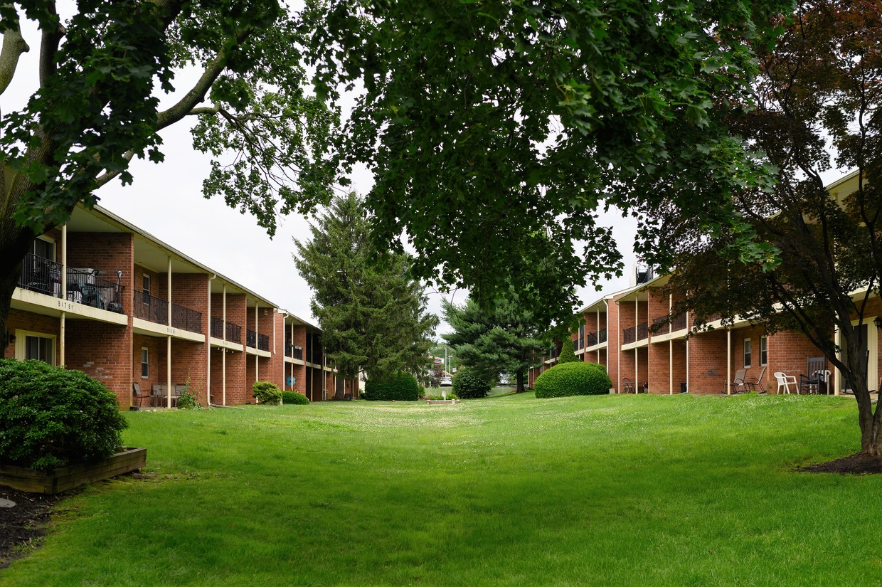 Apartment Pictures and Photo Gallery Colonial Point